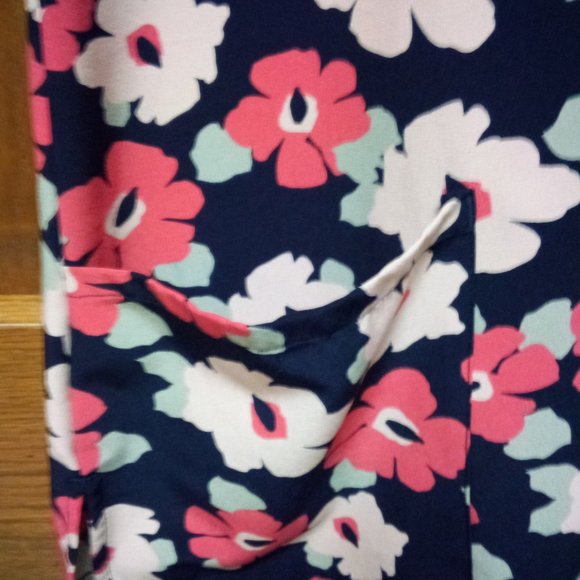 Floral Silky Scrub Top - Picture 3 of 4
